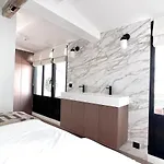 Appartement Standing Cinema Dans Le Marais - 8P